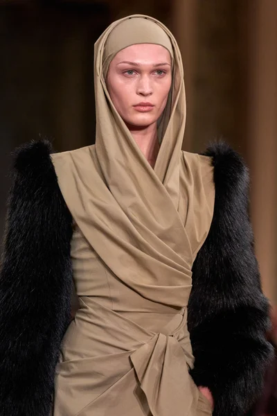 Look 70